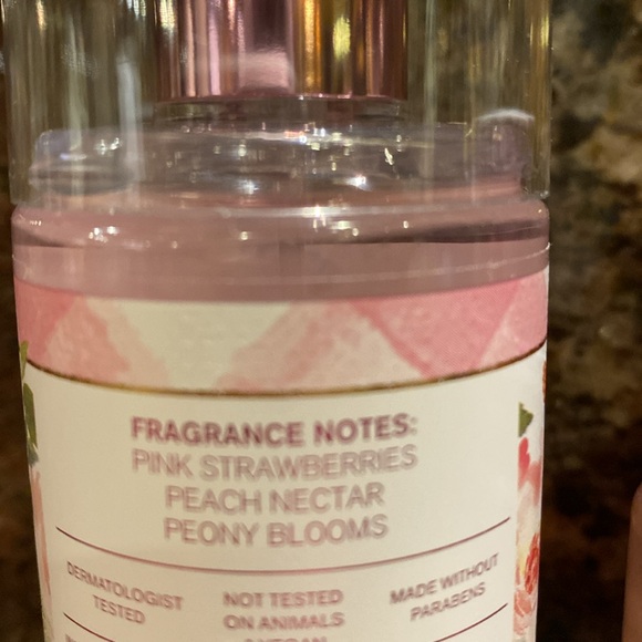 2-pc Set 💗GINGHAM GORGEOUS💗 by BBW, Fragrance Mist & Body Wash, Gift Wrap, NWT - Picture 7 of 10